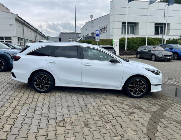 KIA Ceed 4