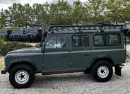 Land Rover Defender 4