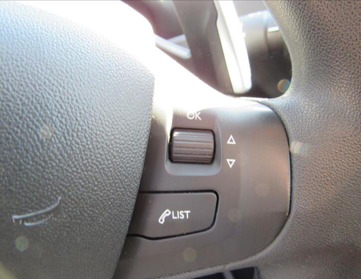Peugeot 208 19