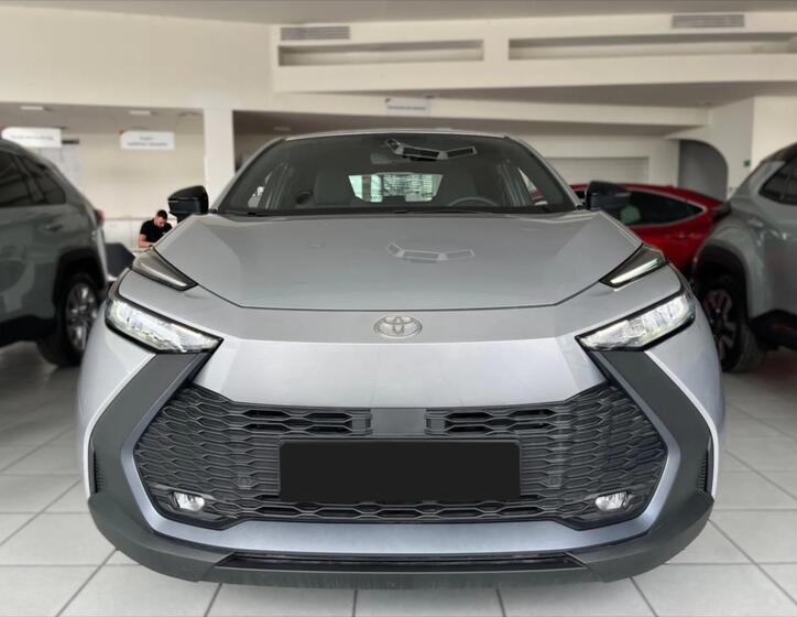 Toyota C-HR 2