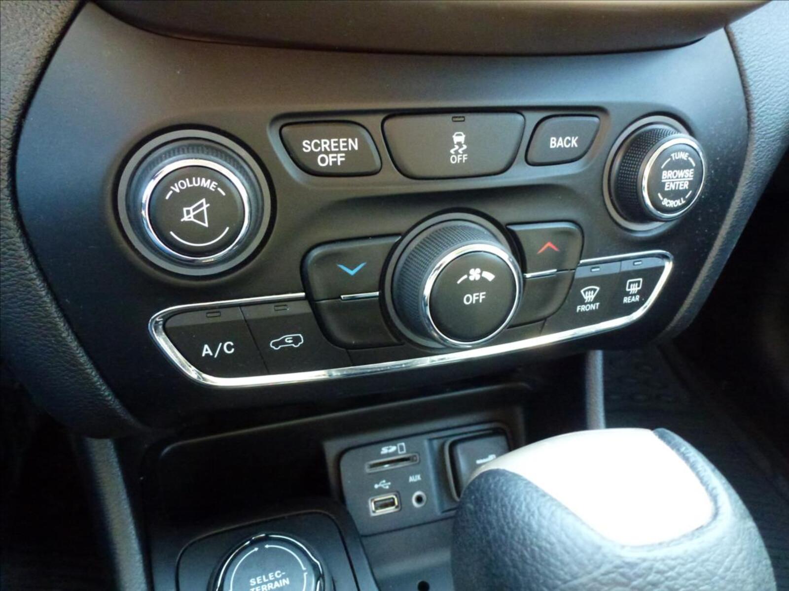 Jeep Cherokee 31