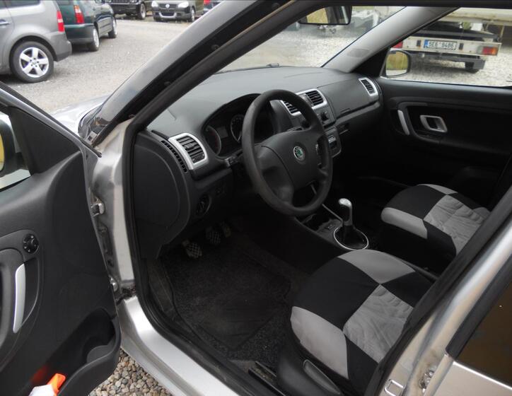 Škoda Roomster 11