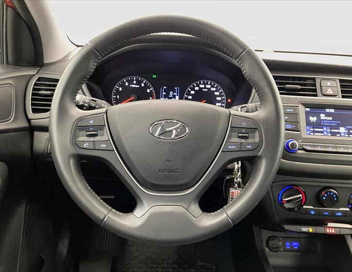 Hyundai i20 10