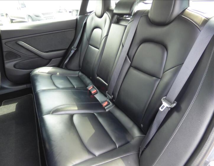 Tesla Model 3 34