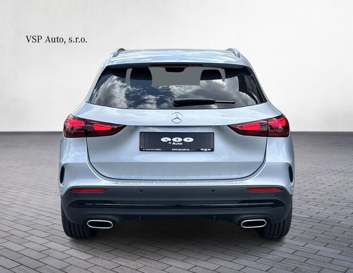 Mercedes-Benz GLA 4