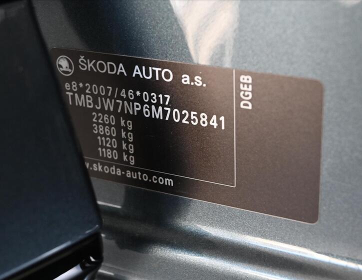 Škoda Superb 8