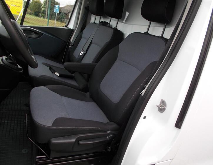 Opel Vivaro 21