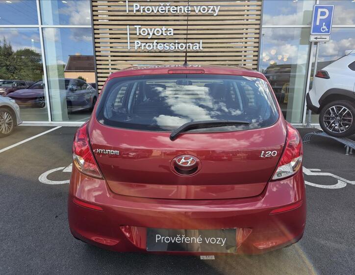 Hyundai i20 15