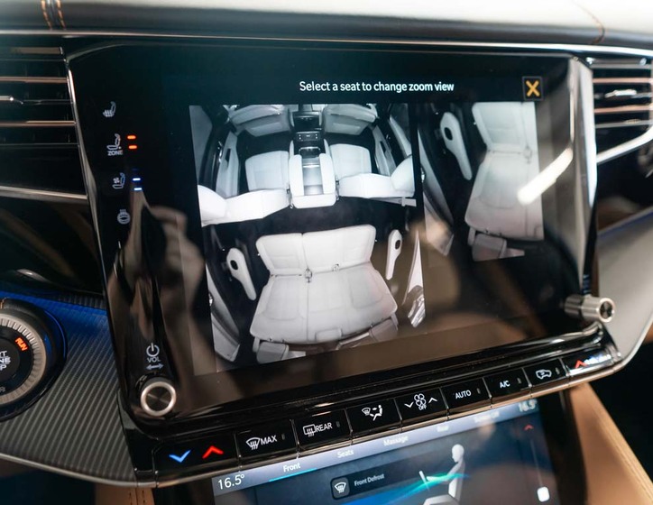 Jeep Grand Wagoneer 33