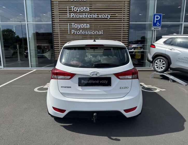Hyundai ix20 12