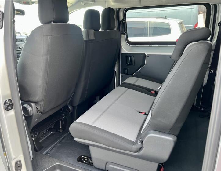Peugeot Traveller 13