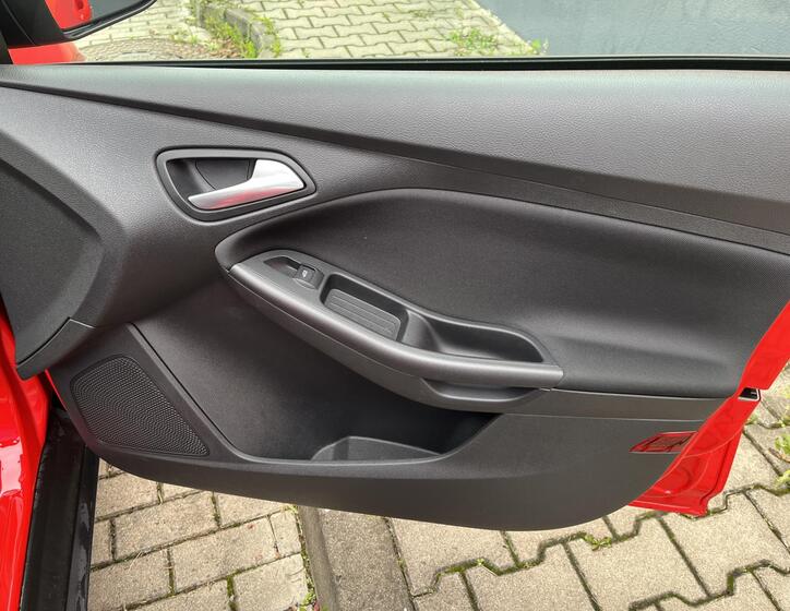 Ford Focus 16