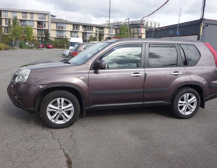 Nissan Ostatní 3