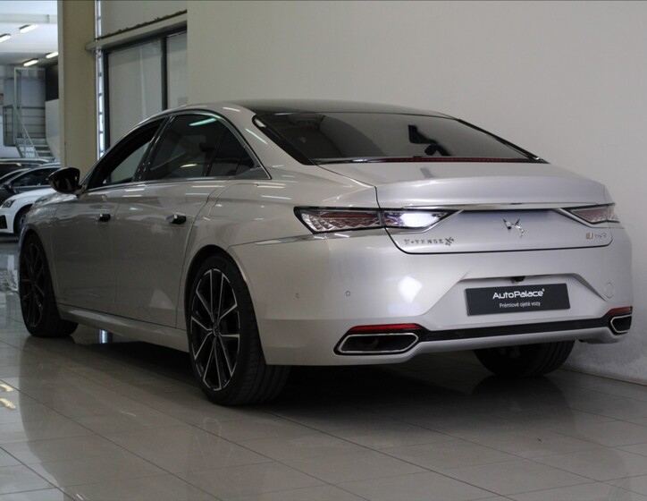 DS Automobiles DS9 3