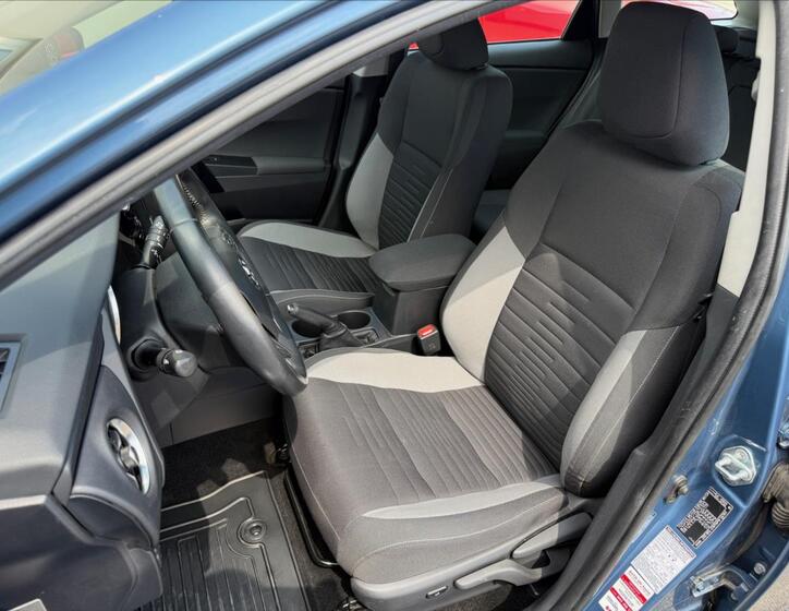 Toyota Auris 9