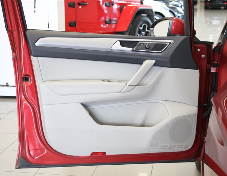 Volkswagen Golf Sportsvan 13