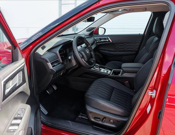 Mitsubishi Outlander 13