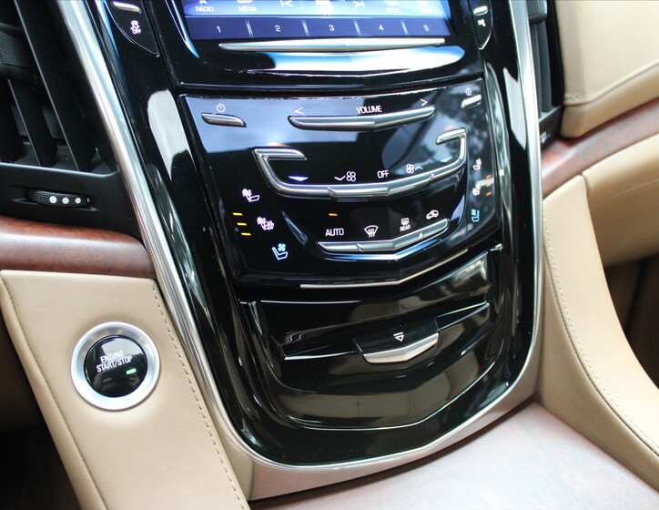 Cadillac Escalade 21
