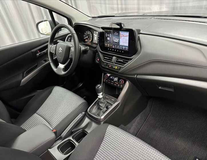 Suzuki S-Cross 13