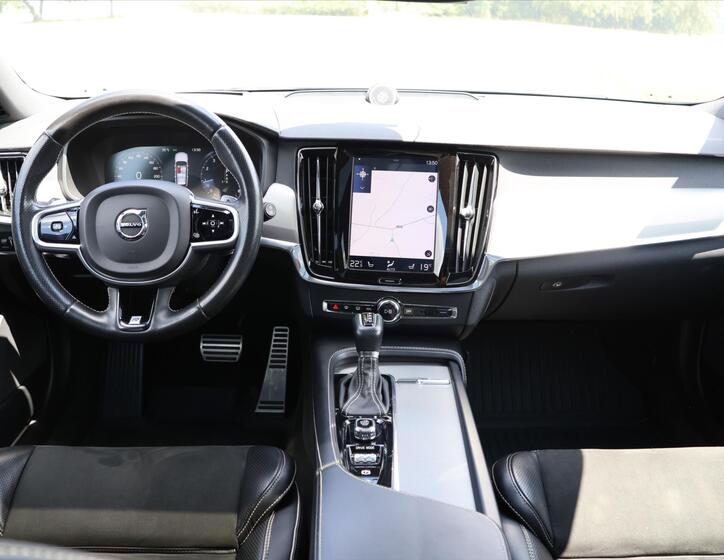 Volvo V90 36