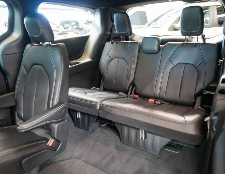 Chrysler Pacifica 32