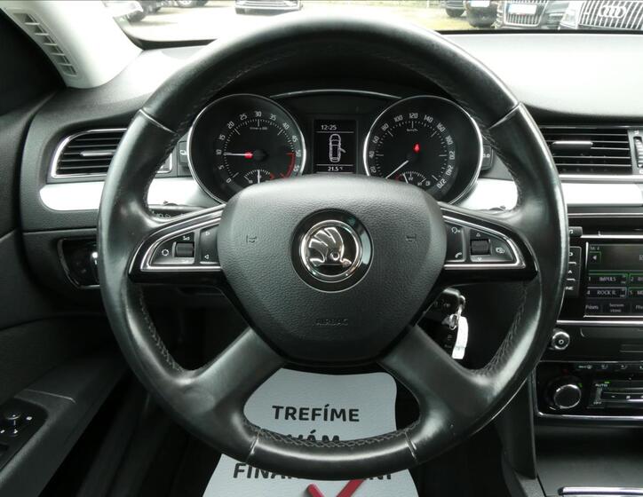 Škoda Superb 30