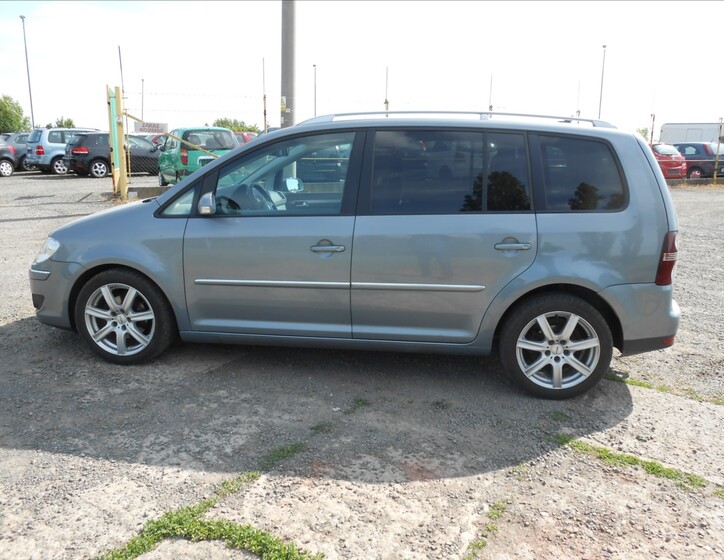 Volkswagen Touran 11