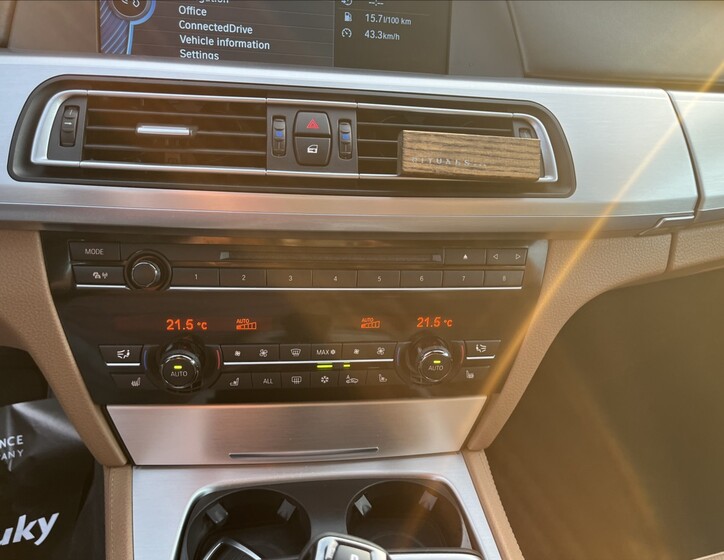 BMW Řada 7 15