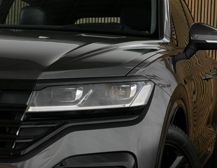 Volkswagen Touareg 8