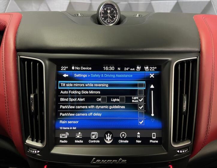 Maserati Levante 16