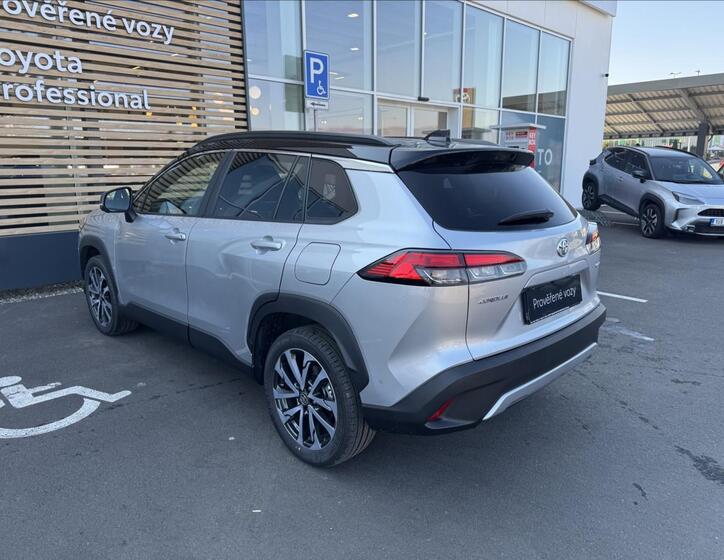 Toyota Corolla Cross 12