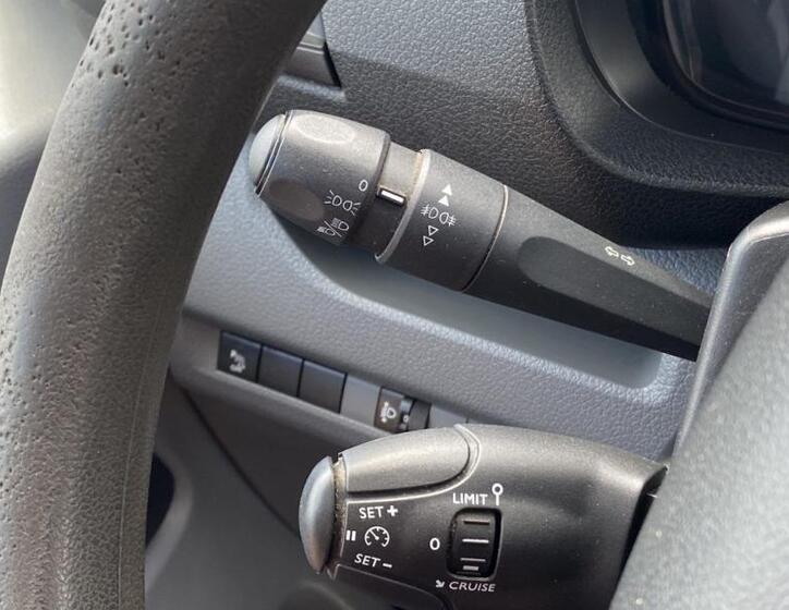 Peugeot Traveller 28