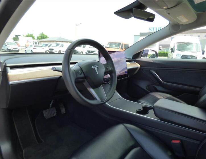 Tesla Model 3 9