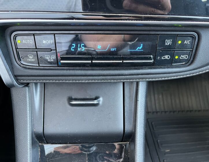 Toyota Auris 23