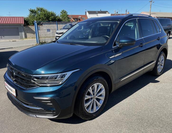 Volkswagen Tiguan 1