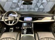 Audi Q8 10