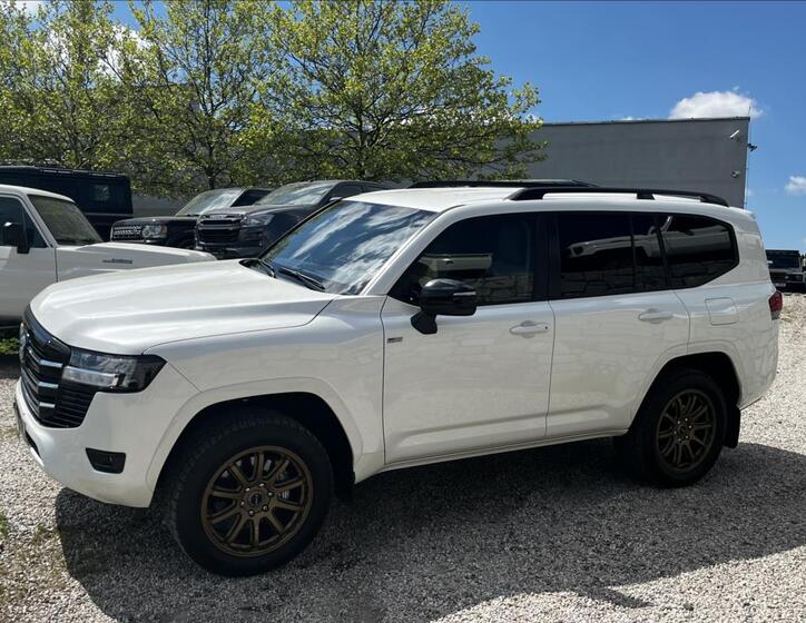 Toyota Land Cruiser 3