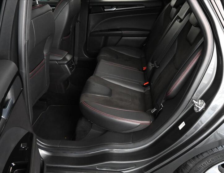 Ford Mondeo 10