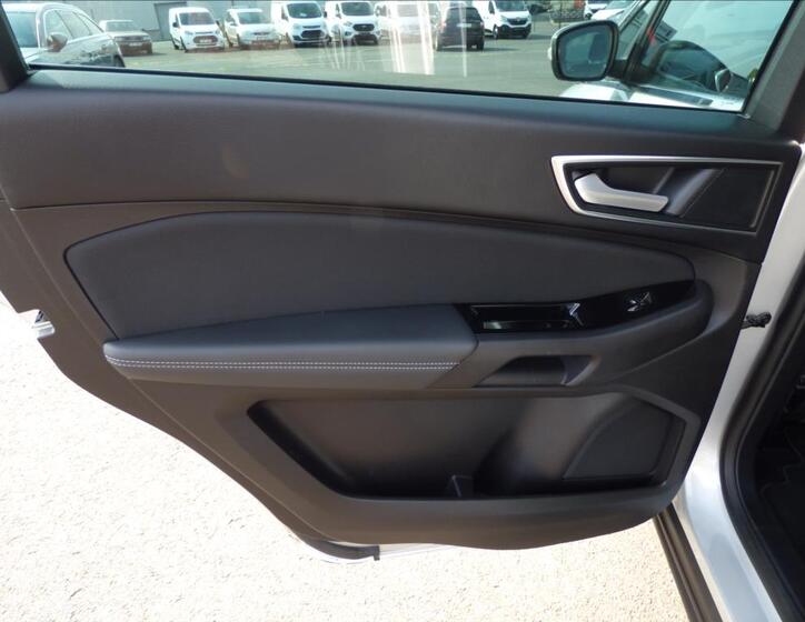 Ford S-MAX 46