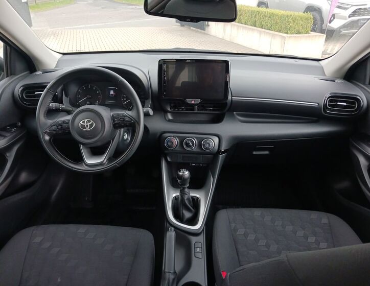 Toyota Yaris 16