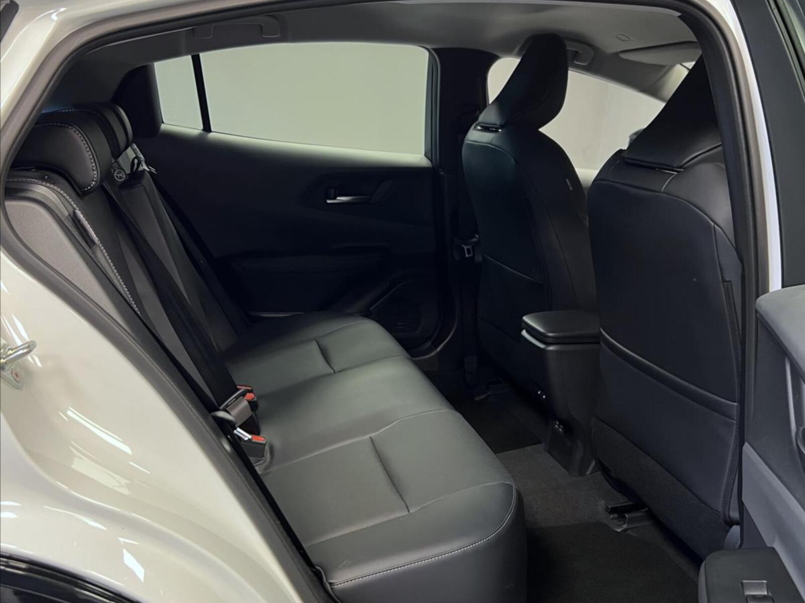 Toyota Prius 10