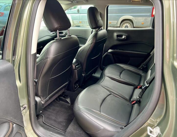 Jeep Compass 14