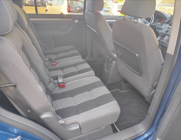 Volkswagen Touran 27