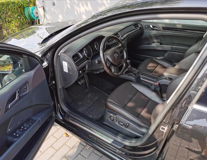 Škoda Superb 11