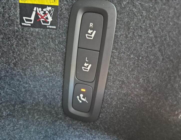 Volvo XC40 12