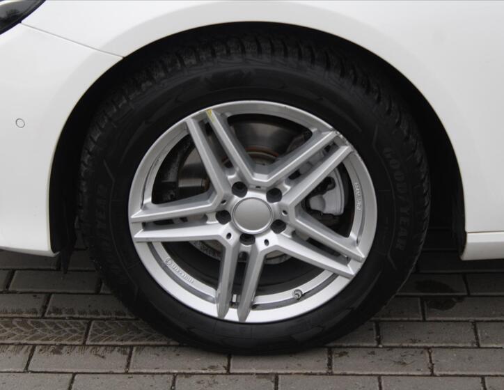 Mercedes-Benz Třídy E 9