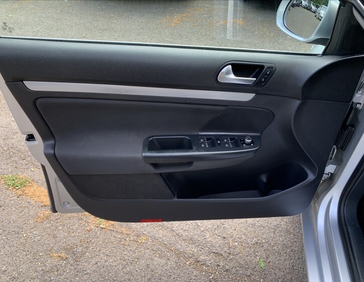 Volkswagen Golf 12