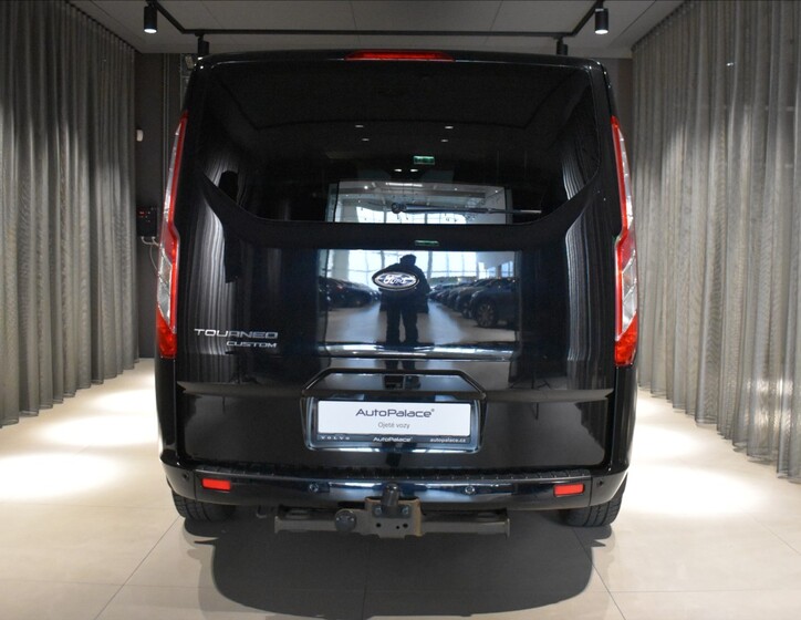 Ford Tourneo Custom 5