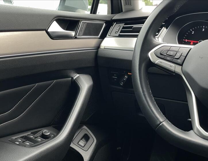 Volkswagen Passat 13