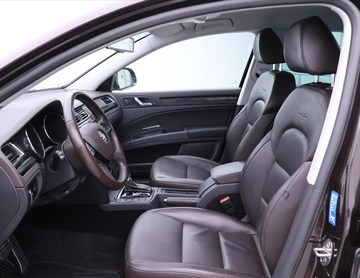 Škoda Superb 12